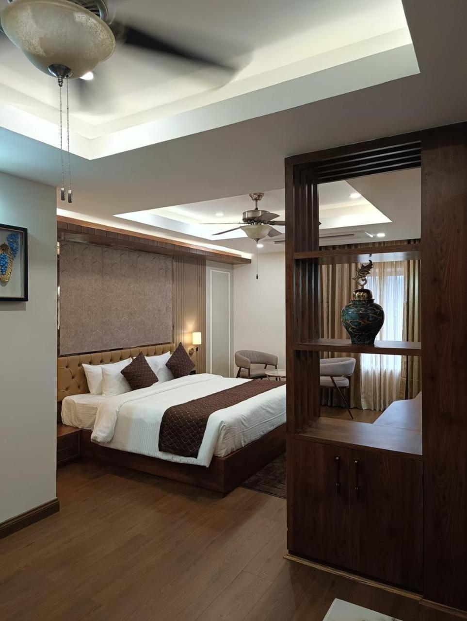 Heavens Garden Empire Hotel Guwahati Exterior foto