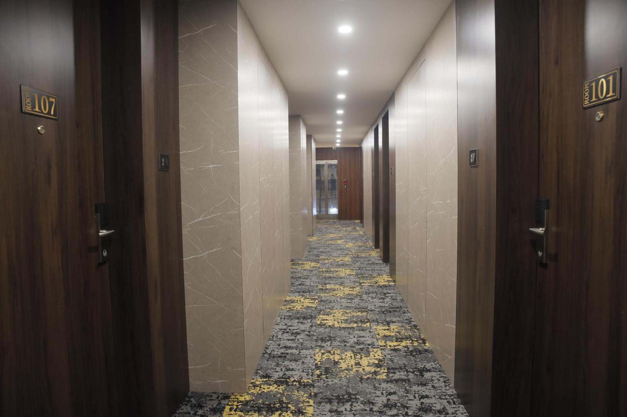 Heavens Garden Empire Hotel Guwahati Exterior foto